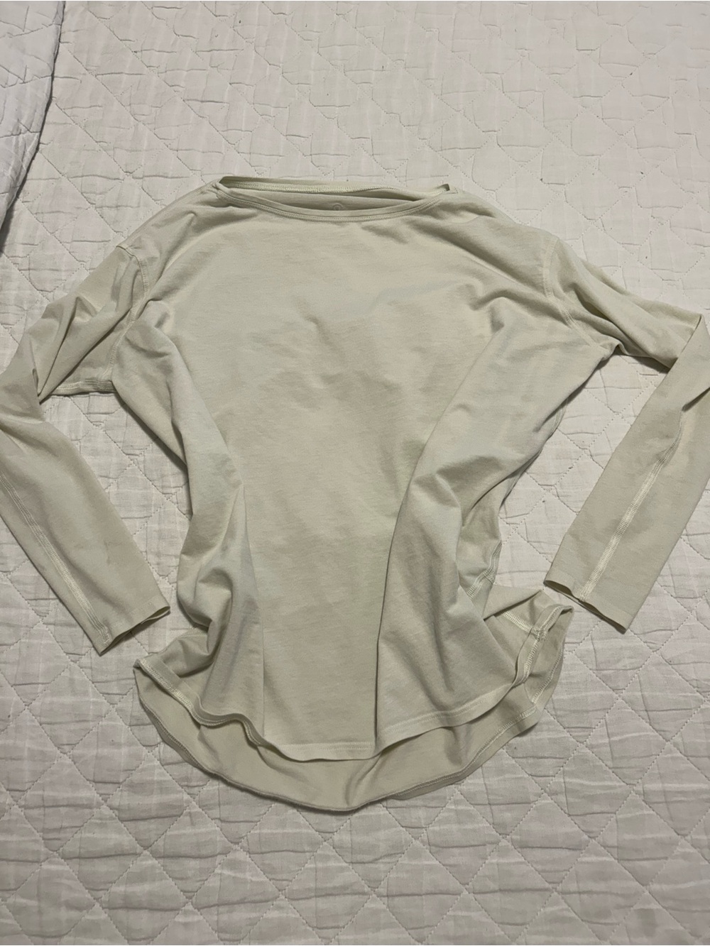 Lululemon Womens Long Sleeve lightweight Top in pale Yellow